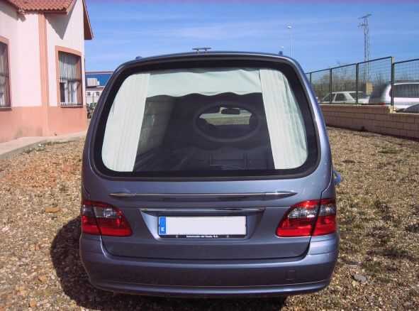 Funeraria y Tanatorio Virgen Coronada auto fúnebre